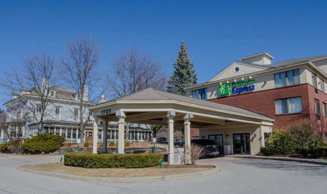 Holiday Inn Express Exterior