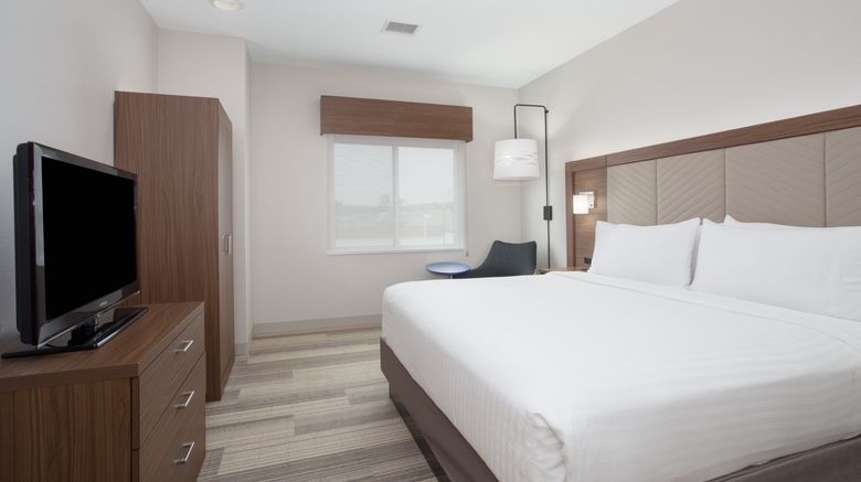 <b>Holiday Inn Express Hotel and Suites Room</b>. Images powered by <a href="https://www.leonardoworldwide.com/" title="Leonardo Worldwide" target="_blank">Leonardo</a>.