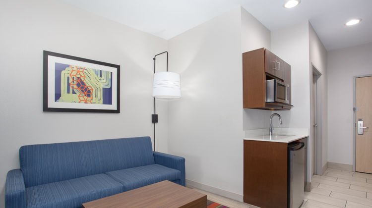 Holiday Inn Express Hotel and Suites Room