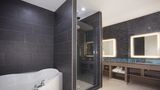 <b>Holiday Inn Express Hotel and Suites Room</b>. Images powered by <a href="https://www.leonardoworldwide.com/" title="Leonardo Worldwide" target="_blank">Leonardo</a>.