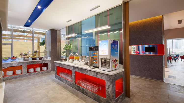 Holiday Inn Express HighTech Zone Restaurant