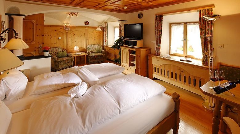 <b>Schlosshotel Chaste Room</b>. Images powered by <a href="https://www.leonardoworldwide.com/" title="Leonardo Worldwide" target="_blank">Leonardo</a>.