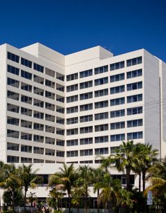 Holiday Inn Palm Beach Airport