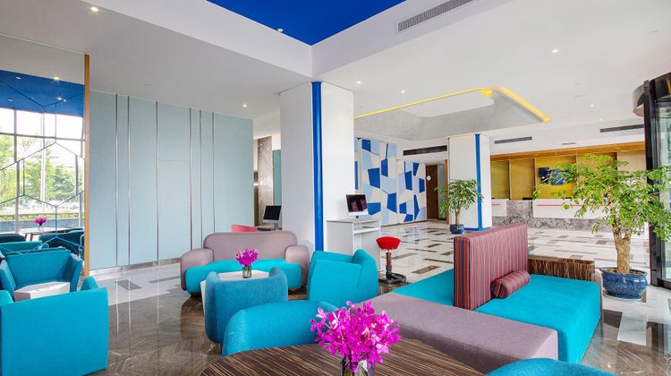 Holiday Inn Express HighTech Zone Lobby