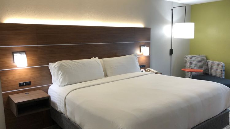 Holiday Inn Express Room