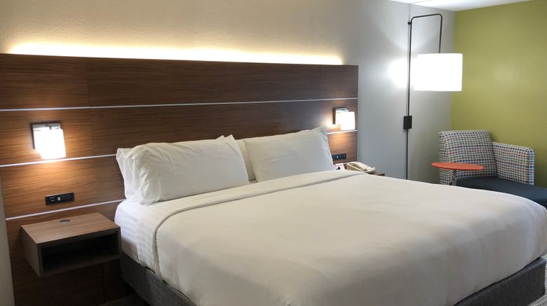 <b>Holiday Inn Express Room</b>. Images powered by <a href="https://www.leonardoworldwide.com/" title="Leonardo Worldwide" target="_blank">Leonardo</a>.