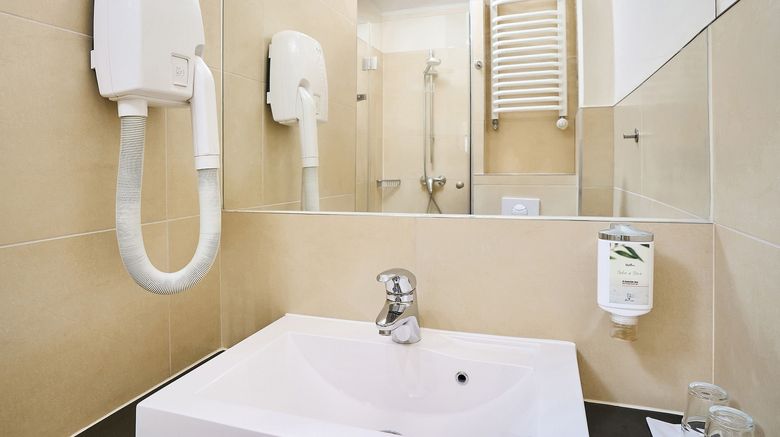 <b>Hotel DeSilva Inn Katowice Airport Room</b>. Images powered by <a href="https://www.leonardoworldwide.com/" title="Leonardo Worldwide" target="_blank">Leonardo</a>.