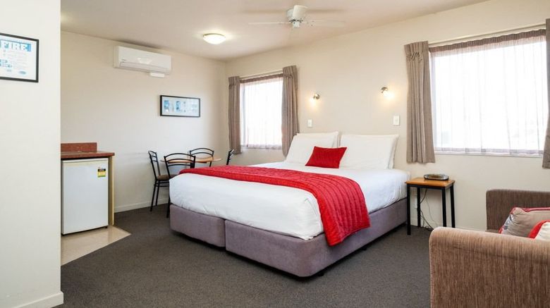 <b>Bella Vista Motel Napier Room</b>. Images powered by <a href="https://www.leonardoworldwide.com/" title="Leonardo Worldwide" target="_blank">Leonardo</a>.