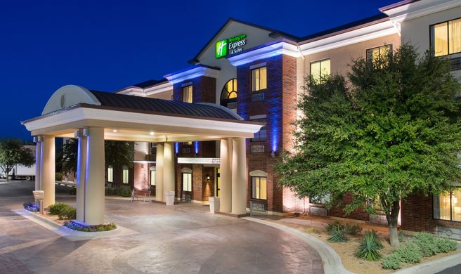 Holiday Inn Express/Suites Midland Loop Exterior