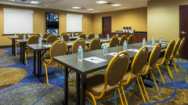 Holiday Inn Express/Suites Midland Loop Meeting