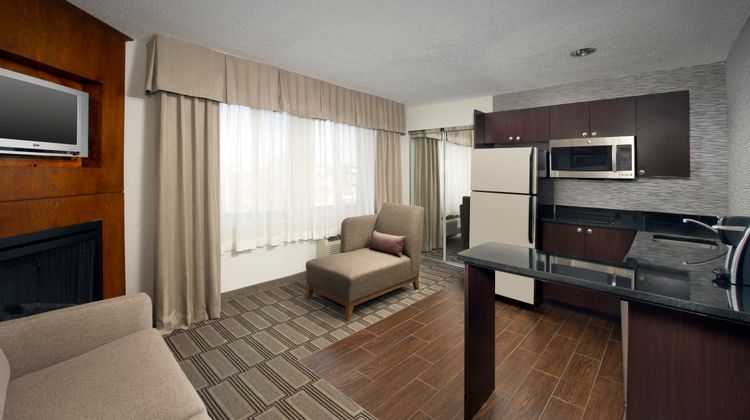 Holiday Inn Express Baltimore/Stadiums Suite