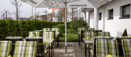 Holiday Inn Express Bremen Airport Exterior