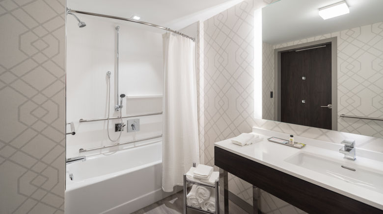 <b>Holiday Inn Boston Logan Airport-Chelsea Room</b>. Images powered by <a href="https://www.leonardoworldwide.com/" title="Leonardo Worldwide" target="_blank">Leonardo</a>.