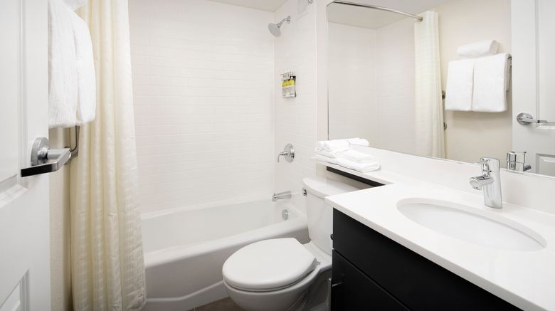 <b>Candlewood Suites Alexandria West Room</b>. Images powered by <a href="https://www.leonardoworldwide.com/" title="Leonardo Worldwide" target="_blank">Leonardo</a>.