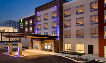 Holiday Inn Express/Suites Cincinnati NE