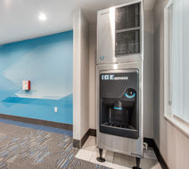 Holiday Inn Express/Suites Dallas North Lobby