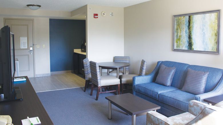 <b>Holiday Inn Hotel & Suites Suite</b>. Images powered by <a href="https://www.leonardoworldwide.com/" title="Leonardo Worldwide" target="_blank">Leonardo</a>.