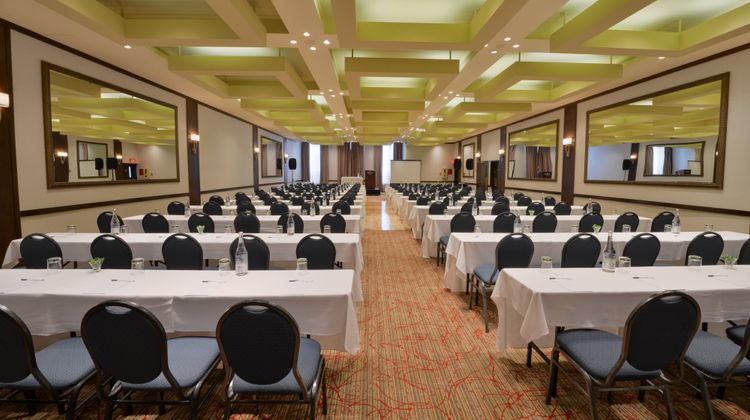 Holiday Inn Centrevillle Downtown Meeting