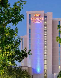 Crowne Plaza Chicago O'Hare Hotel & Conf