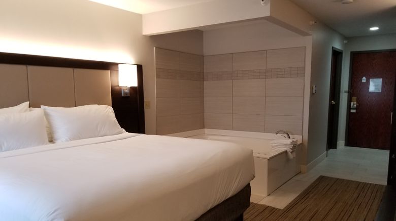 <b>Holiday Inn Express Suite</b>. Images powered by <a href="https://www.leonardoworldwide.com/" title="Leonardo Worldwide" target="_blank">Leonardo</a>.