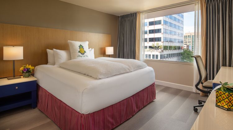 Hotel Rose Downtown Exterior
