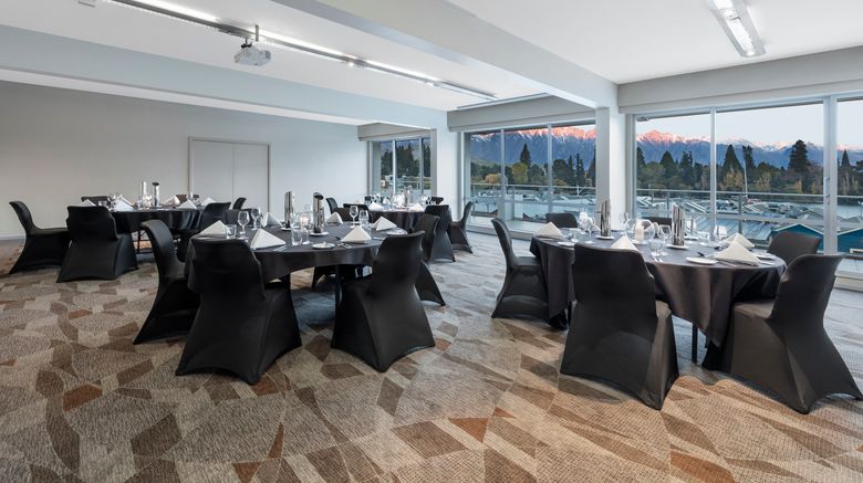 <b>Crowne Plaza Queenstown Meeting</b>. Images powered by <a href="https://www.leonardoworldwide.com/" title="Leonardo Worldwide" target="_blank">Leonardo</a>.