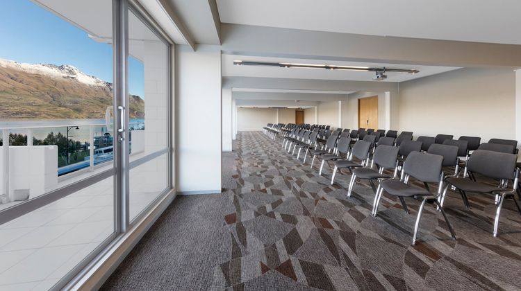 Crowne Plaza Queenstown Meeting