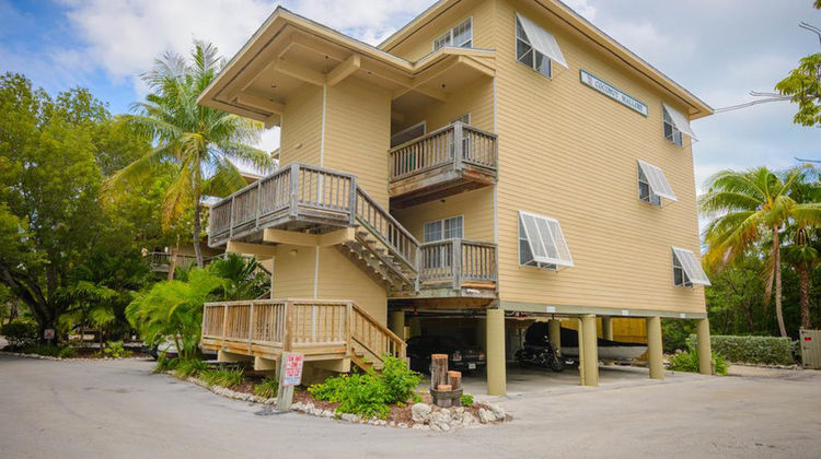 The Coconut Mallory Resort & Marina Exterior