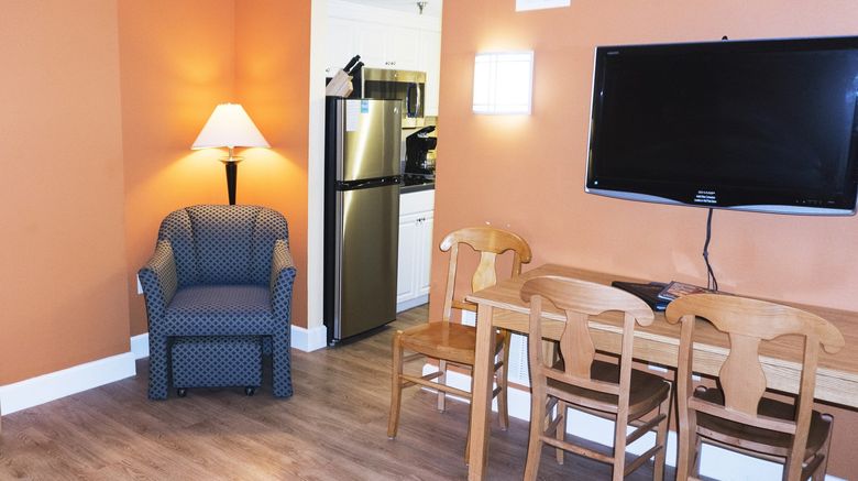 <b>Ocean Key Resort Suite</b>. Images powered by <a href="https://www.leonardoworldwide.com/" title="Leonardo Worldwide" target="_blank">Leonardo</a>.