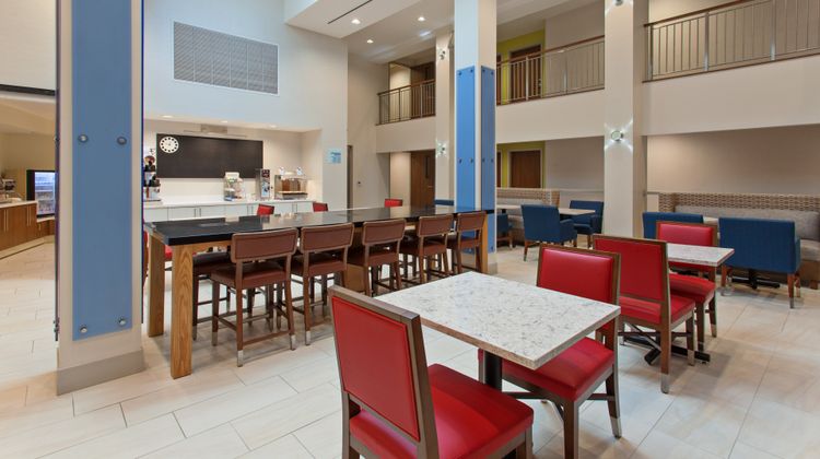 Holiday Inn Express West Los Angeles Restaurant