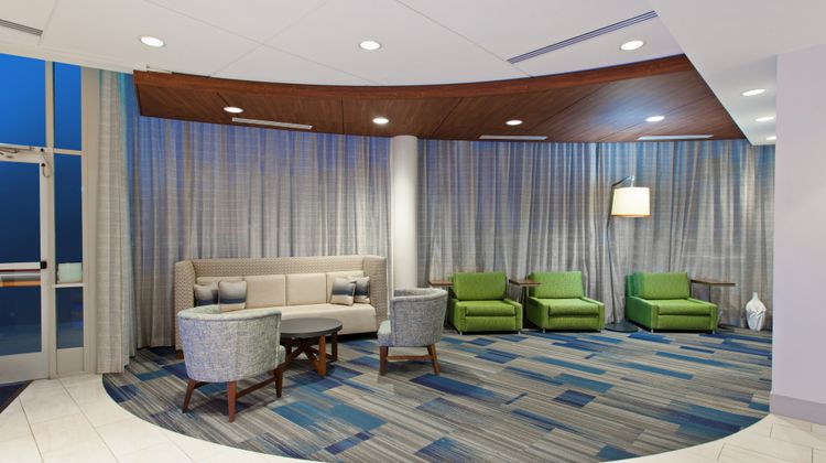 Holiday Inn Express West Los Angeles Lobby