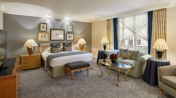 The Landmark London Room