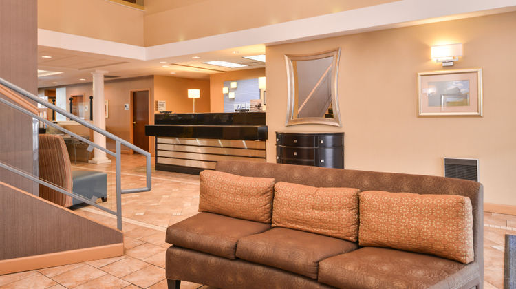 Holiday Inn Express Lobby