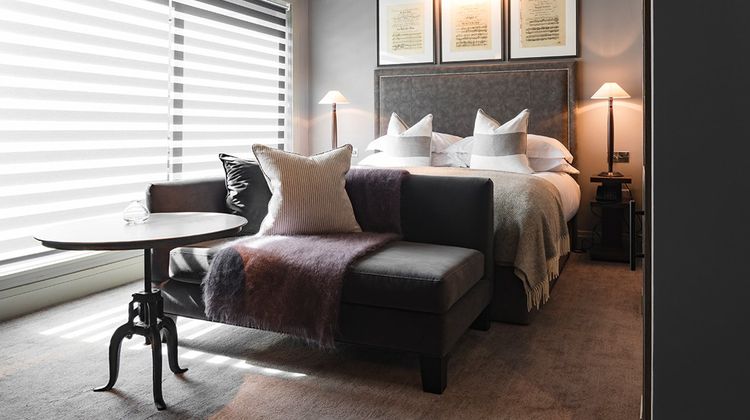 Dakota Leeds Room
