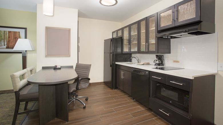 <b>Candlewood Suites Longmont Room</b>. Images powered by <a href="https://www.leonardoworldwide.com/" title="Leonardo Worldwide" target="_blank">Leonardo</a>.
