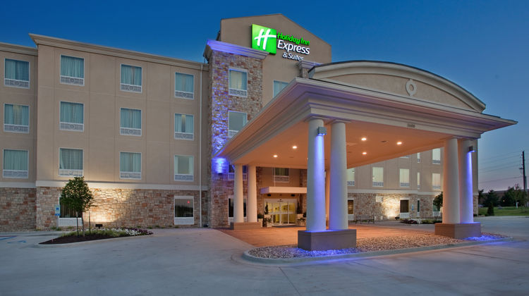 Holiday Inn Express & Suites St. Joseph Exterior