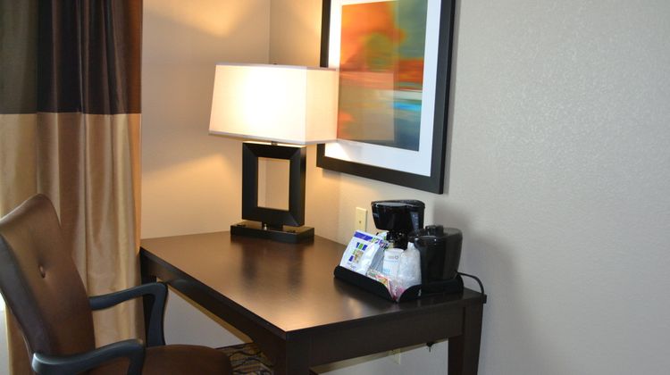 Holiday Inn Express & Suites St. Joseph Room