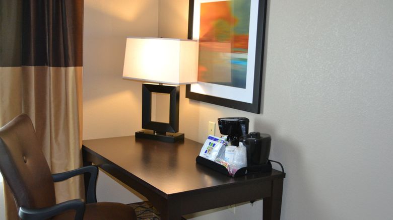 <b>Holiday Inn Express & Suites St. Joseph Room</b>. Images powered by <a href="https://www.leonardoworldwide.com/" title="Leonardo Worldwide" target="_blank">Leonardo</a>.