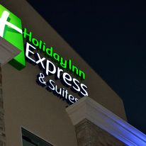 Holiday Inn Express & Suites St. Joseph