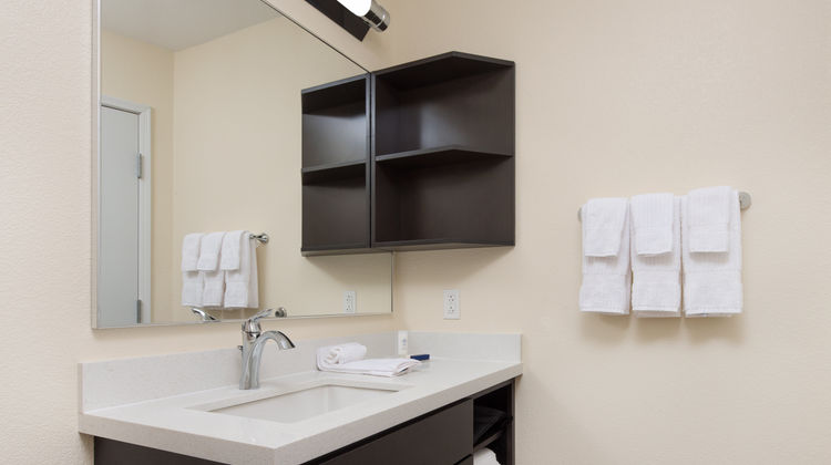Candlewood Suites Columbia Hwy 63 & I-70 Room