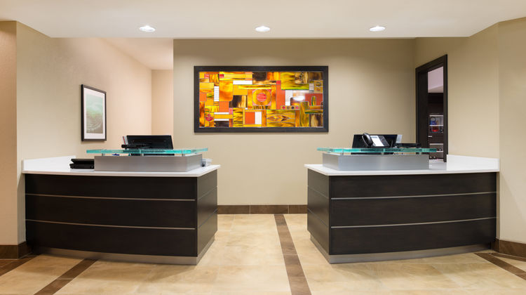 Candlewood Suites Columbia Hwy 63 & I-70 Lobby