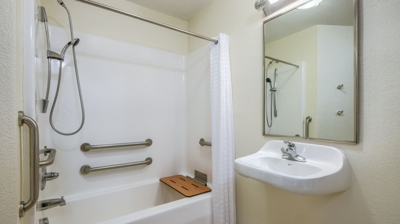 <b>Candlewood Suites Jefferson City Room</b>. Images powered by <a href="https://www.leonardoworldwide.com/" title="Leonardo Worldwide" target="_blank">Leonardo</a>.