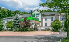 Holiday Inn Express Hotel & Suites