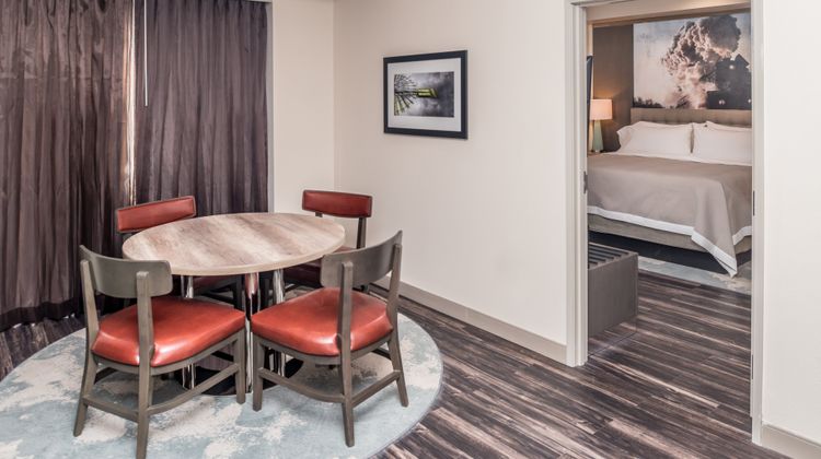 Hotel Indigo Frisco Suite