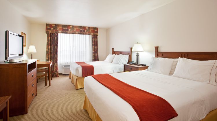 Holiday Inn Express Hotel & Suites Room