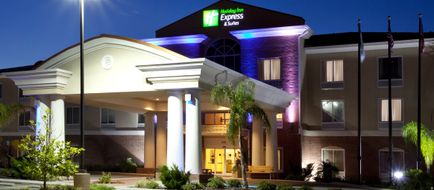 Holiday Inn Express Hotel & Suites Exterior