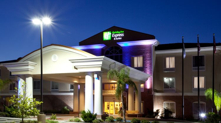 Holiday Inn Express Hotel & Suites Exterior