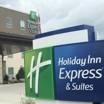 Holiday Inn Express & Suites-Medical Ctr
