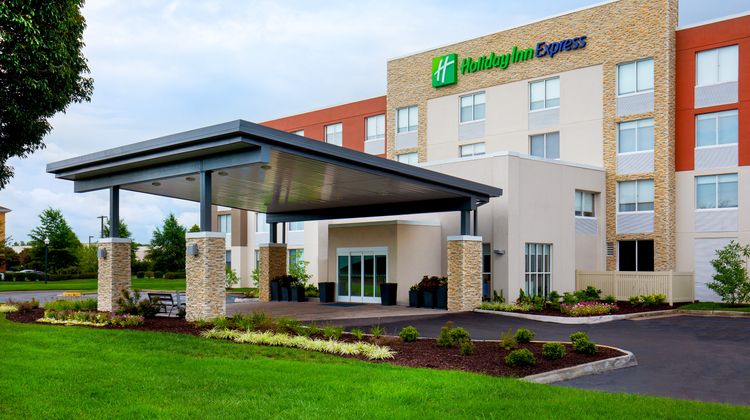 Holiday Inn Express Chesapeake-Norfolk Exterior