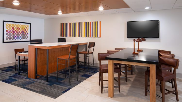 Holiday Inn Express Chesapeake-Norfolk Lobby